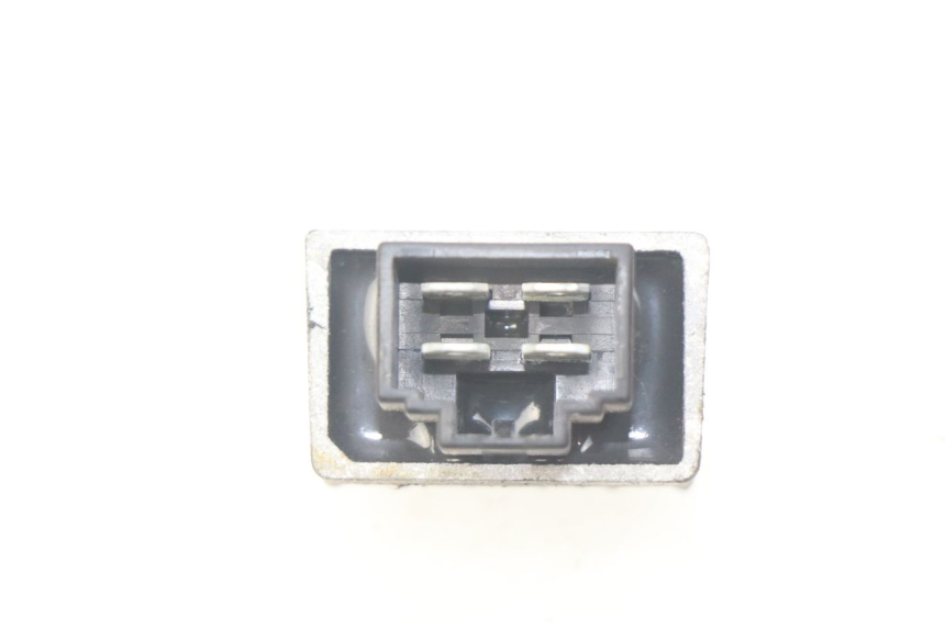 photo de REGULADOR DE CARGA PEUGEOT LUDIX 50 (2008 - 2017) - Zoom do estado de desgaste