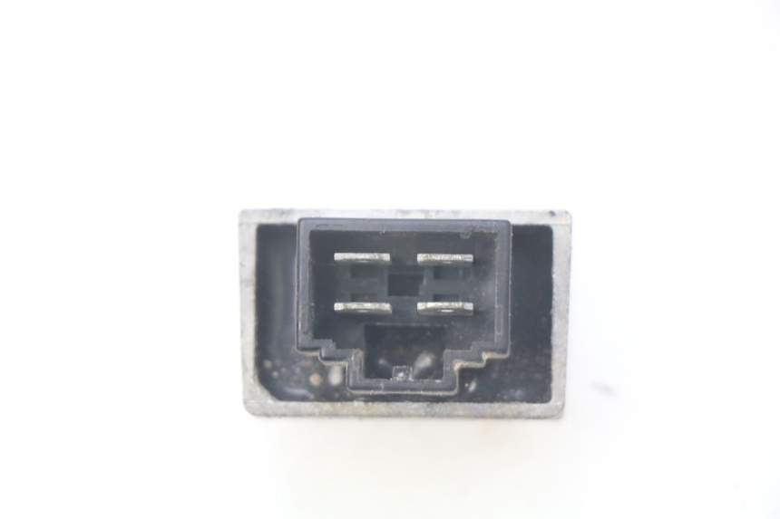 photo de REGULADOR DE CARGA PEUGEOT LUDIX 50 (2008 - 2017) - Zoom do estado de desgaste