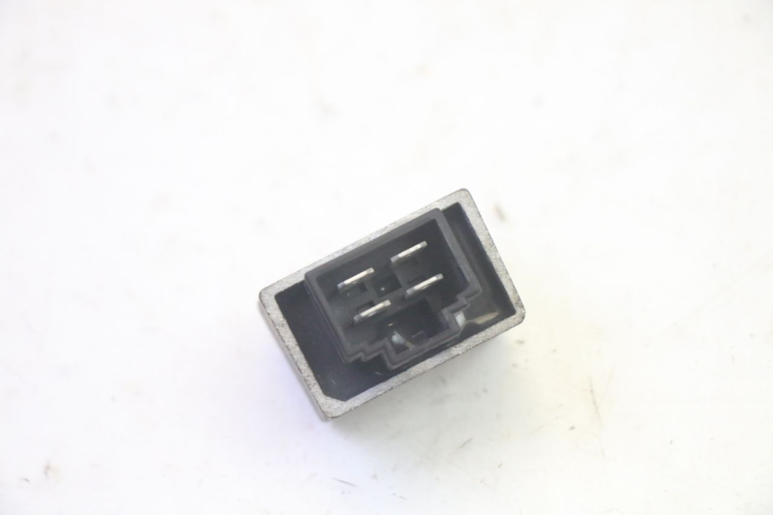 photo de REGULADOR DE CARGA PEUGEOT LUDIX 50 (2008 - 2017) - Outro ângulo de visão