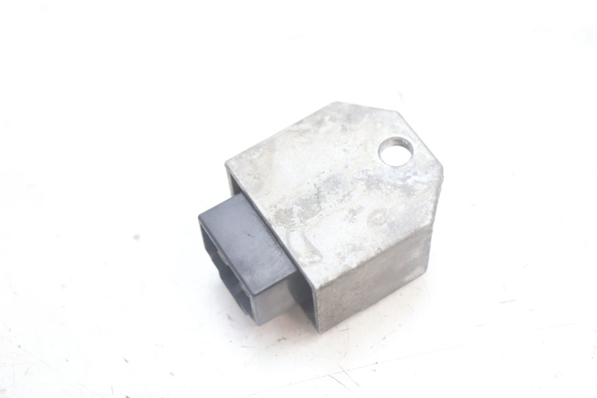photo de REGULADOR DE CARGA PEUGEOT LUDIX 50 (2005 - 2007) - Outro ângulo de visão
