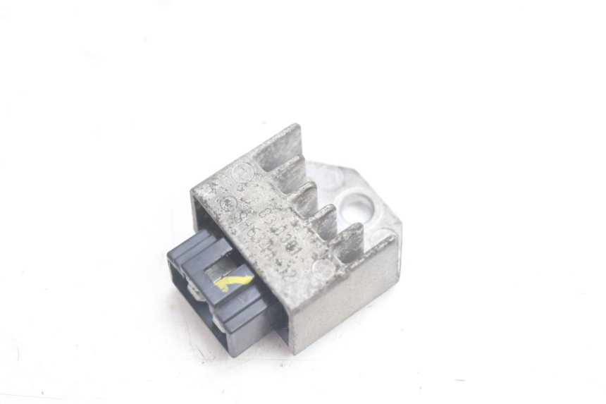 photo de REGULADOR DE CARGA PEUGEOT LUDIX ONE 14P 50 (2004 - 2013) - Outro ângulo de visão