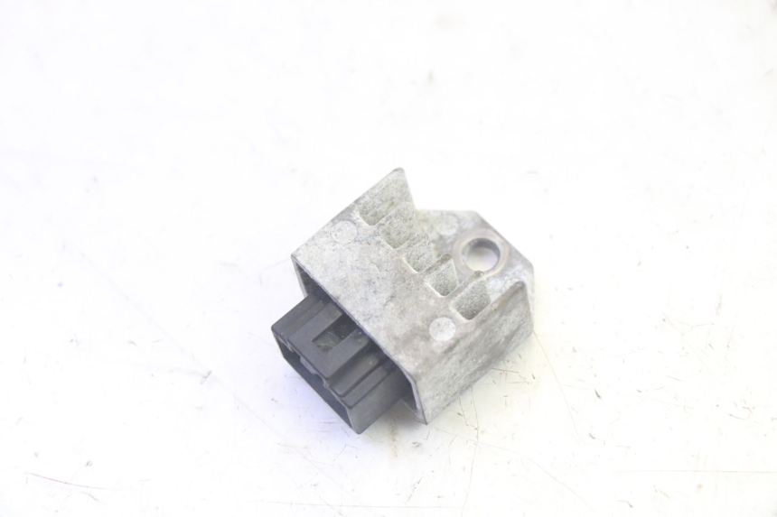 photo de REGULADOR DE CARGA PEUGEOT LUDIX ONE 50 (2004 - 2006) - Vista principal