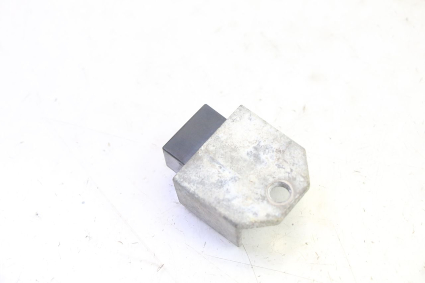 photo de REGULADOR DE CARGA PEUGEOT LUDIX ONE 50 (2004 - 2006) - Outro ângulo de visão