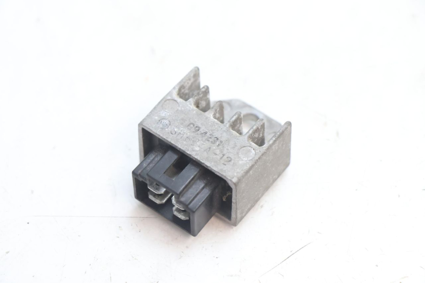 photo de REGULADOR DE CARGA PEUGEOT LUDIX ONE 50 (2004 - 2013) - Detalhe da peça