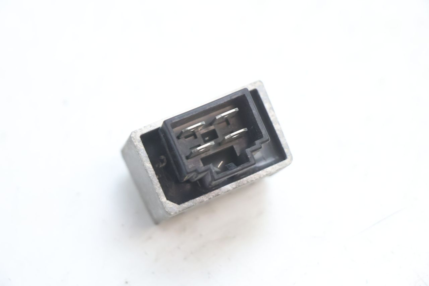 photo de REGULADOR DE CARGA PEUGEOT LUDIX ONE 50 (2004 - 2013) - Outro ângulo de visão