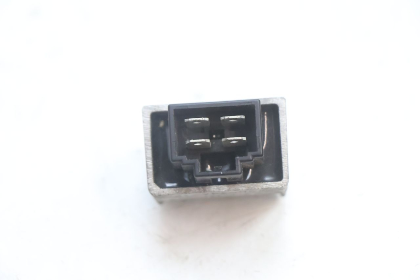photo de REGULADOR DE CARGA PEUGEOT LUDIX ONE 50 (2004 - 2013) - Zoom do estado de desgaste
