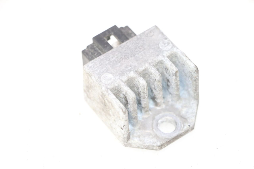 photo de REGULADOR DE CARGA PEUGEOT LUDIX ONE 50 (2004 - 2006) - Outro ângulo de visão