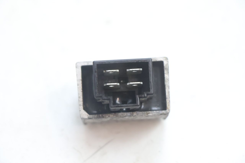 photo de REGULADOR DE CARGA PEUGEOT LUDIX SNAKE 2T 50 (2004 - 2014) - Zoom do estado de desgaste