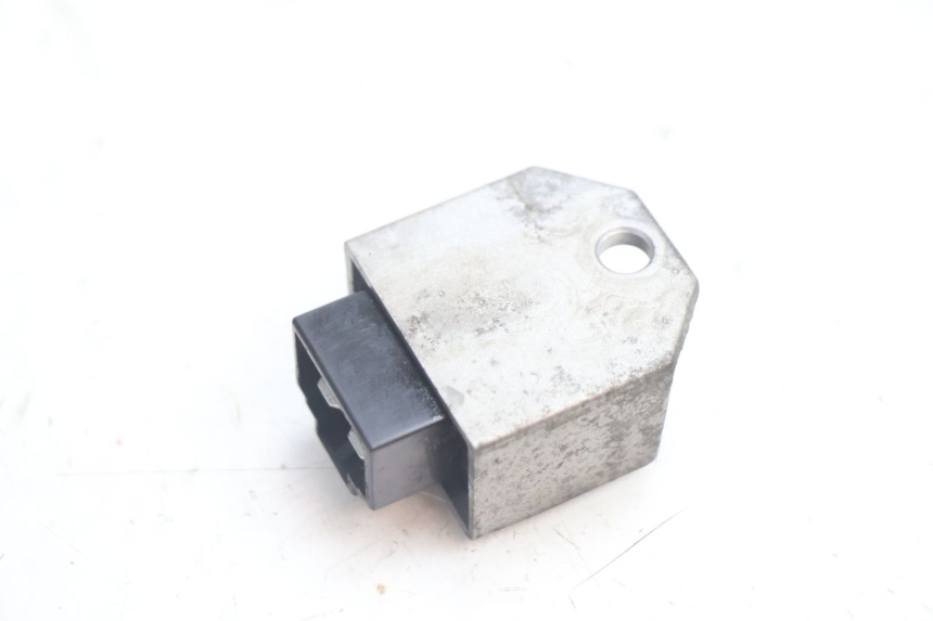 photo de REGULADOR DE CARGA PEUGEOT LUDIX SNAKE 2T 50 (2004 - 2014) - Outro ângulo de visão