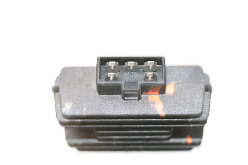 photo de REGULATEUR CHARGE KEEWAY MATRIX RX9 125 (2006 - 2007) - Zoom do estado de desgaste