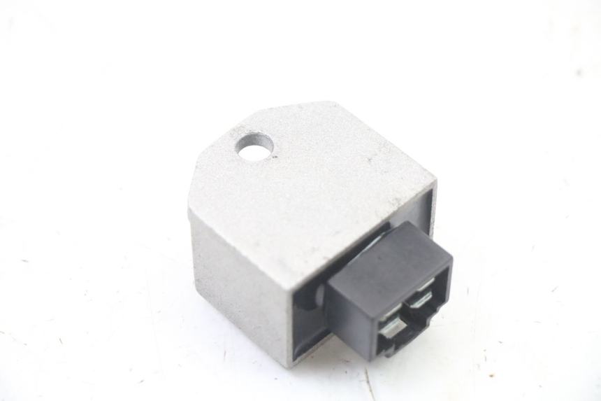 photo de REGULADOR DE CARGA MBK OVETTO ONE 2T 50 (2013 - 2017) - Ampliação técnica