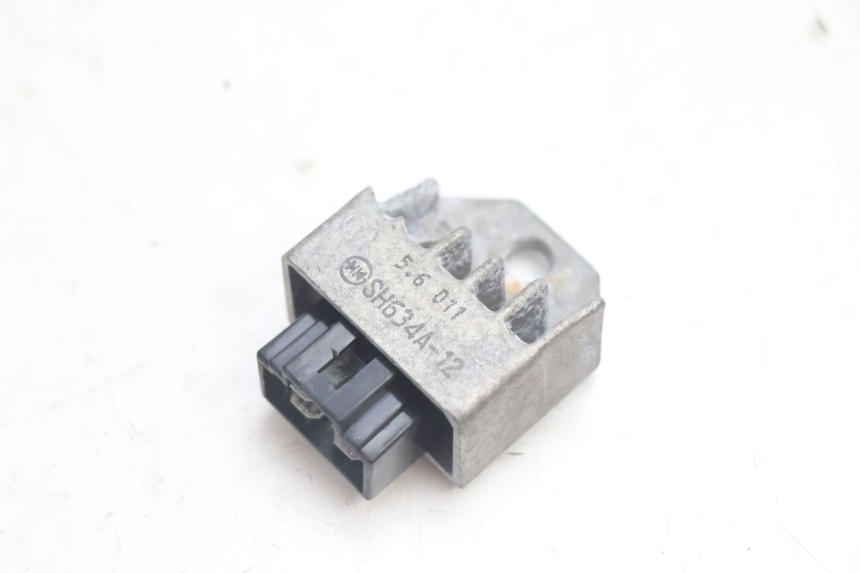 photo de REGULADOR DE CARGA SYM MIO 50 (2005 - 2010) - Vista principal