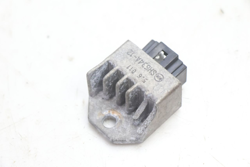 photo de REGULADOR DE CARGA SYM MIO 50 (2005 - 2010) - Detalhe da peça