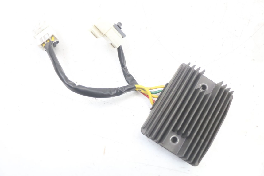 photo de REGULADOR DE CARGA PIAGGIO MP3 HPE 350 (2018 - 2020) - Detalhe da peça