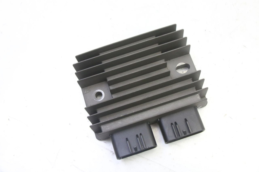 photo de REGULADOR DE CARGA PIAGGIO MP3 HPE 310 (2024 - 2025) - Vista principal