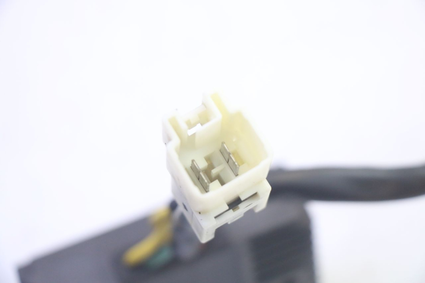 photo de REGULADOR DE CARGA PIAGGIO MP3 HPE 350 (2018 - 2020) - Pontos de fixação