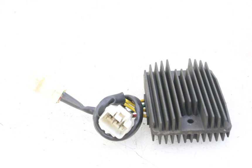 photo de REGULADOR DE CARGA PIAGGIO MP3 LT 300 (2010 - 2016) - Ampliação técnica