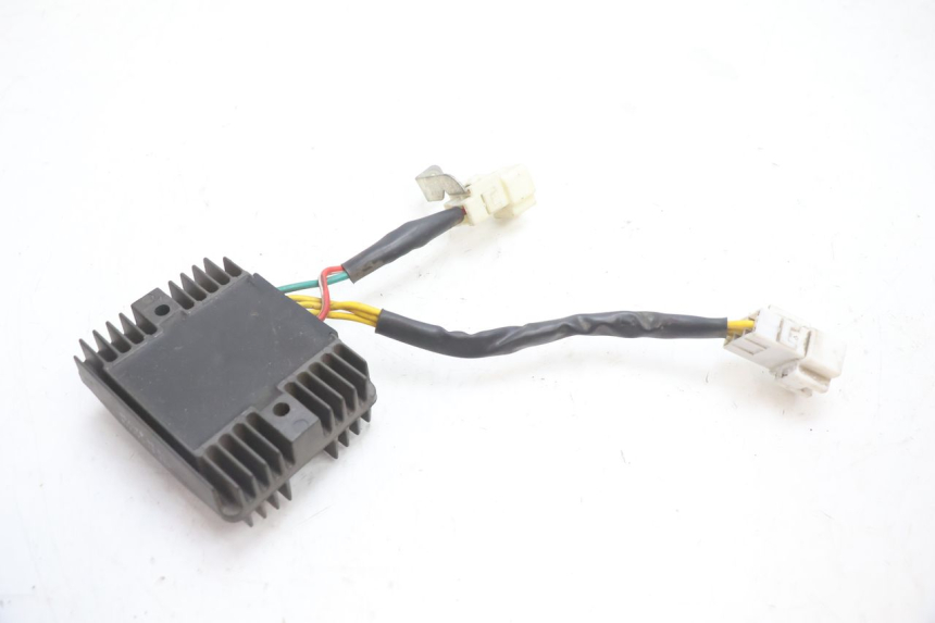 photo de REGULADOR DE CARGA PIAGGIO MP3 LT 300 (2010 - 2016) - Outro ângulo de visão
