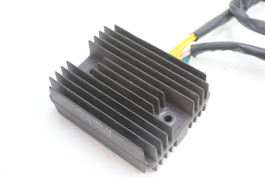 photo de REGULADOR DE CARGA PIAGGIO MP3 LT 400 (2007 - 2012) - Detalhe da peça