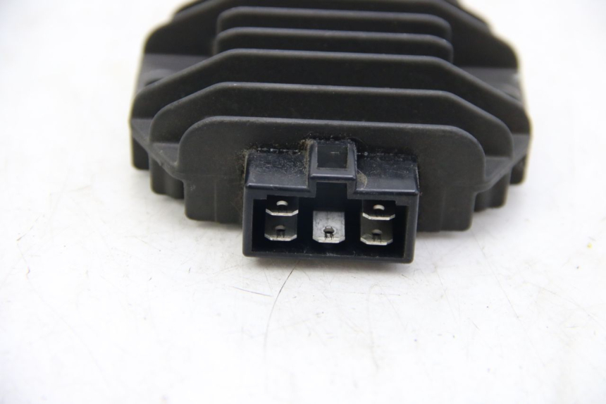 photo de REGULADOR DE CARGA PIAGGIO MP3 125 (2006 - 2014) - Detalhe da peça