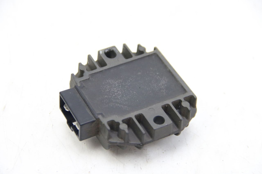 photo de REGULADOR DE CARGA PIAGGIO MP3 125 (2006 - 2014) - Zoom do estado de desgaste