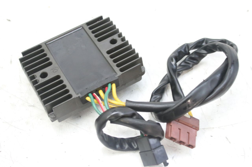 photo de REGULADOR DE CARGA PIAGGIO MP3 RL 250 (2006 - 2010) - Detalhe da peça