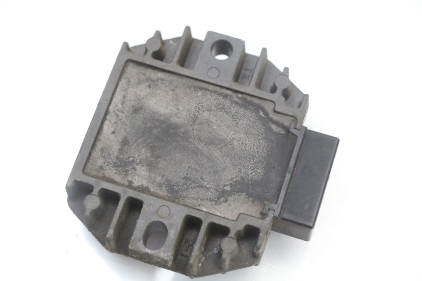 photo de REGULADOR DE CARGA PIAGGIO MP3 125 (2006 - 2014) - Ampliação técnica