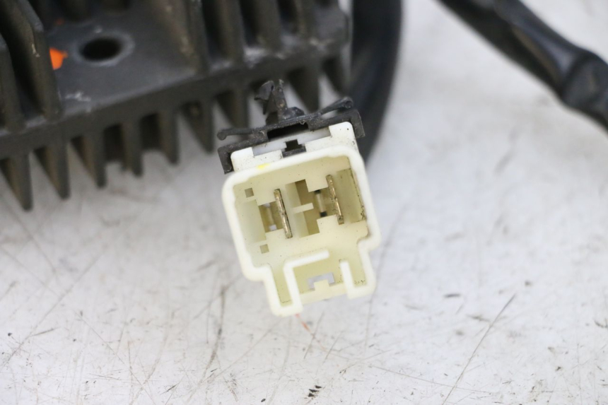photo de REGULADOR DE CARGA PIAGGIO MP3 500 (2014 - 2017) - Ampliação técnica