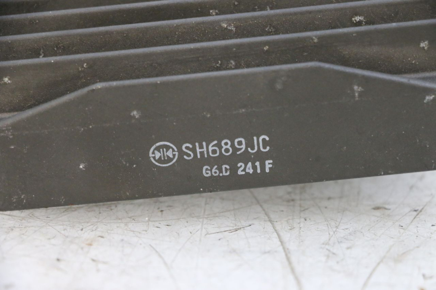 photo de REGULADOR DE CARGA PIAGGIO MP3 500 (2014 - 2017) - Estado da superfície