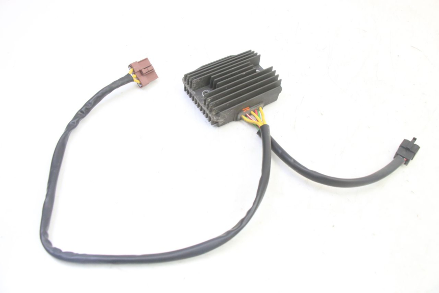 photo de REGULADOR DE CARGA PIAGGIO MP3 RL 250 (2006 - 2010) - Zoom do estado de desgaste