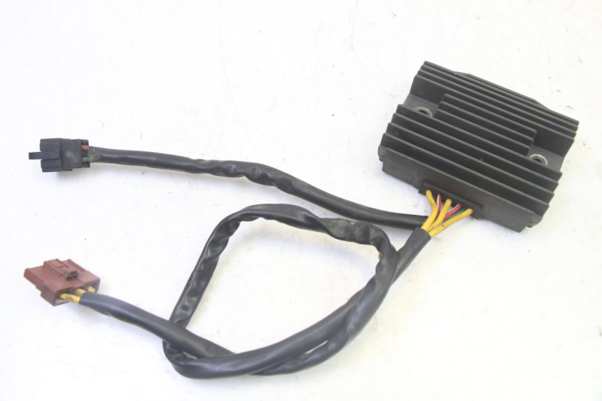 photo de REGULADOR DE CARGA PIAGGIO MP3 500 (2011 - 2015) - Ampliação técnica