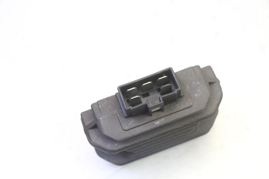 photo de REGULADOR DE CARGA PIAGGIO MP3 125 (2006 - 2014) - Zoom do estado de desgaste