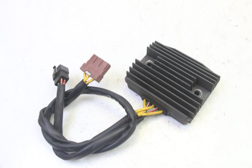 photo de REGULADOR DE CARGA PIAGGIO MP3 RL 250 (2006 - 2010) - Detalhe da peça