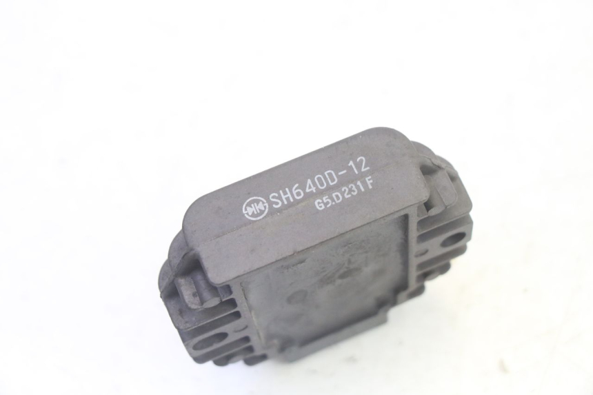 photo de REGULADOR DE CARGA PIAGGIO MP3 125 (2006 - 2014) - Outro ângulo de visão