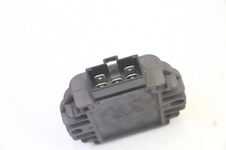 photo de REGULADOR DE CARGA PIAGGIO MP3 125 (2006 - 2014) - Ampliação técnica