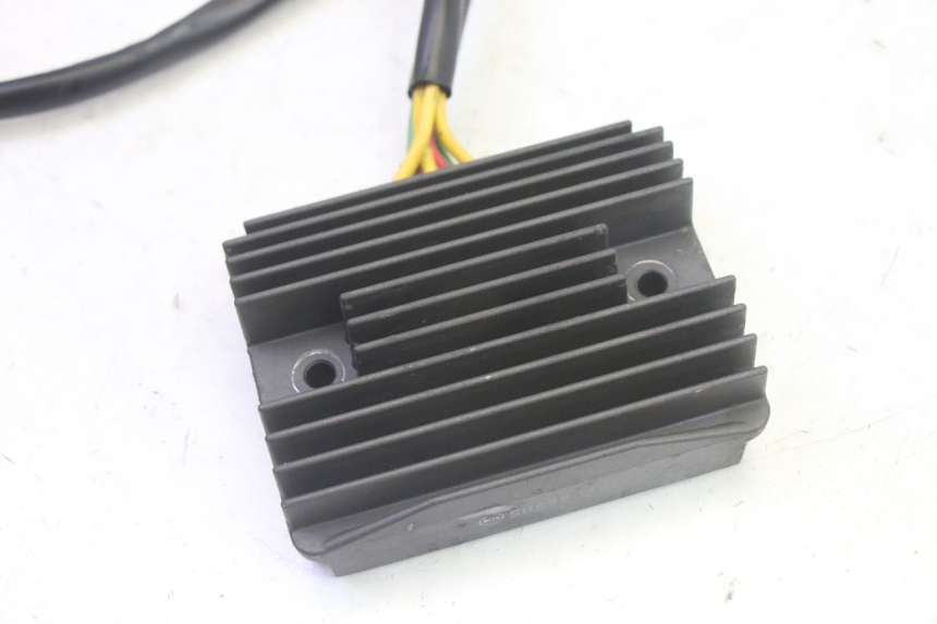 photo de REGULADOR DE CARGA PIAGGIO MP3 RL 250 (2006 - 2010) - Detalhe da peça
