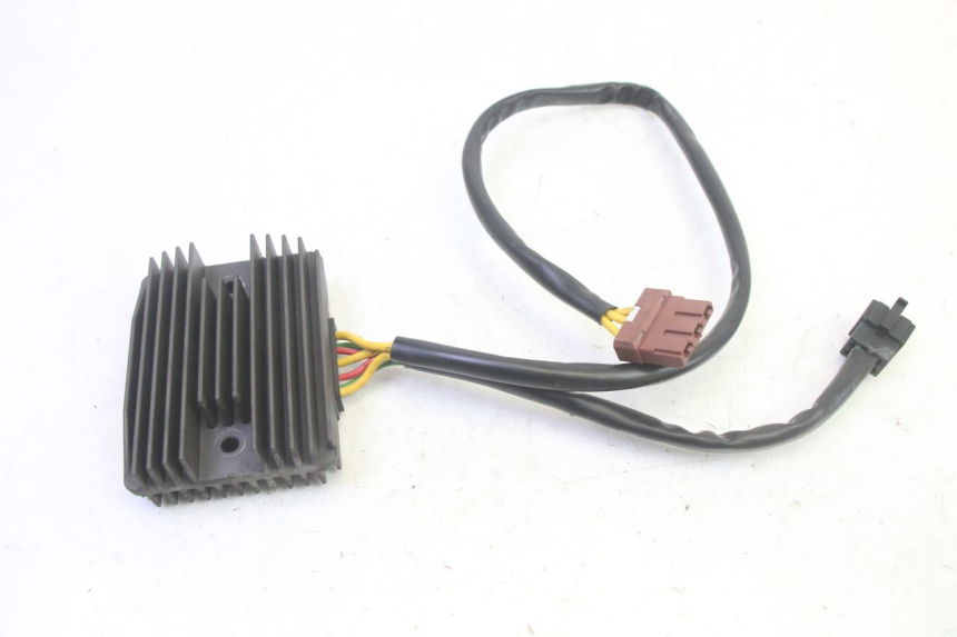 photo de REGULADOR DE CARGA PIAGGIO MP3 RL 250 (2006 - 2010) - Zoom do estado de desgaste