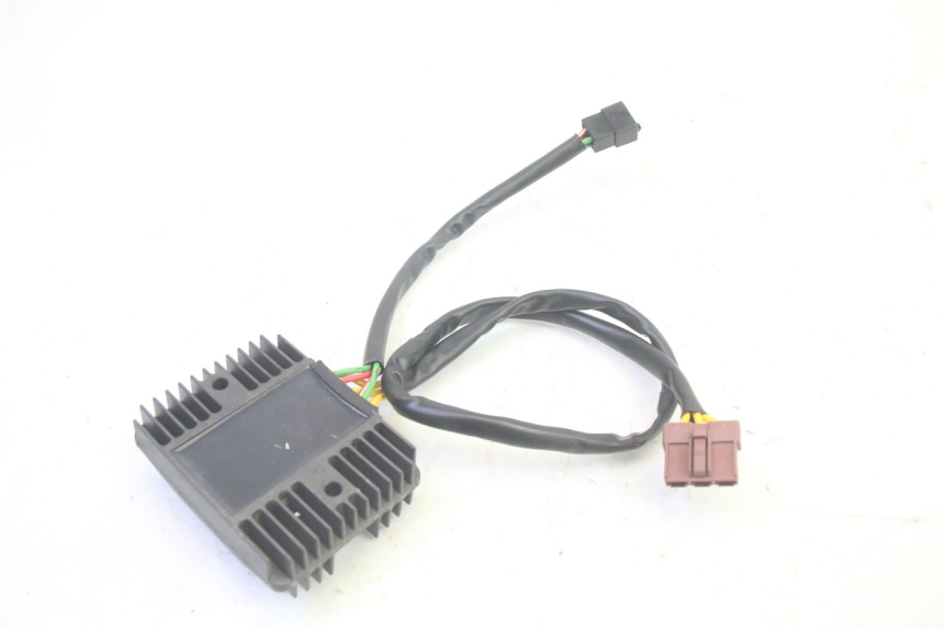 photo de REGULADOR DE CARGA PIAGGIO MP3 RL 250 (2006 - 2010) - Outro ângulo de visão