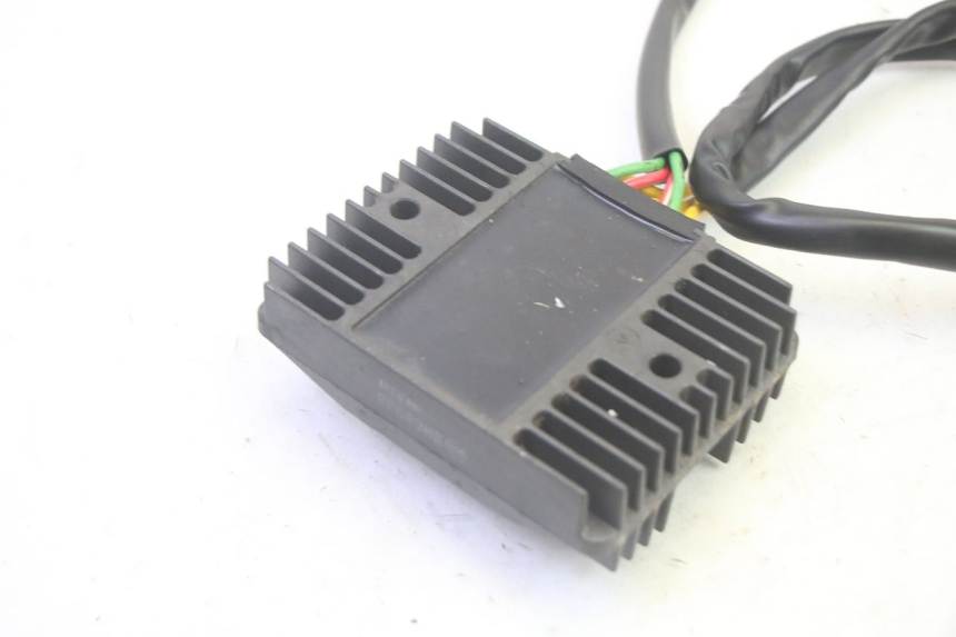 photo de REGULADOR DE CARGA PIAGGIO MP3 RL 250 (2006 - 2010) - Ampliação técnica