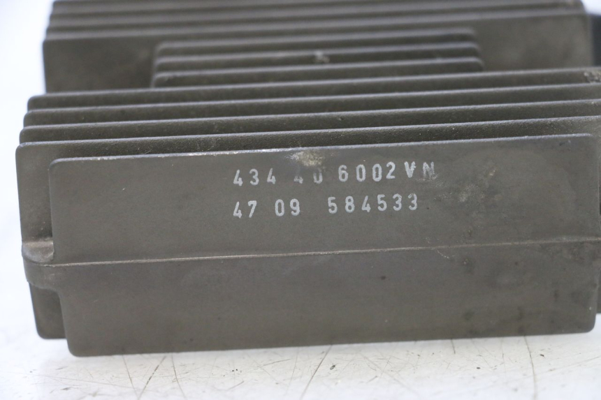 photo de REGULADOR DE CARGA PIAGGIO MP3 RL 250 (2006 - 2010) - Detalhe da peça