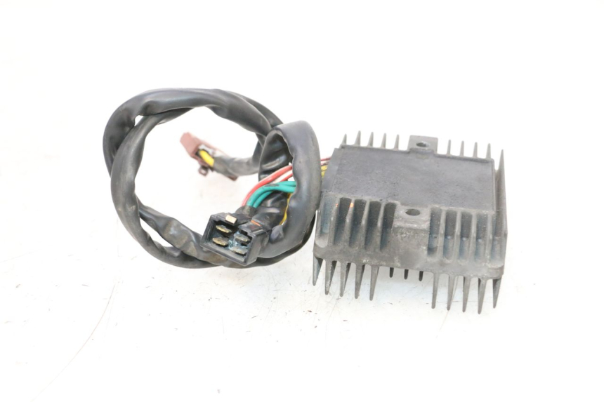 photo de REGULADOR DE CARGA PIAGGIO MP3 RL 250 (2006 - 2010) - Outro ângulo de visão