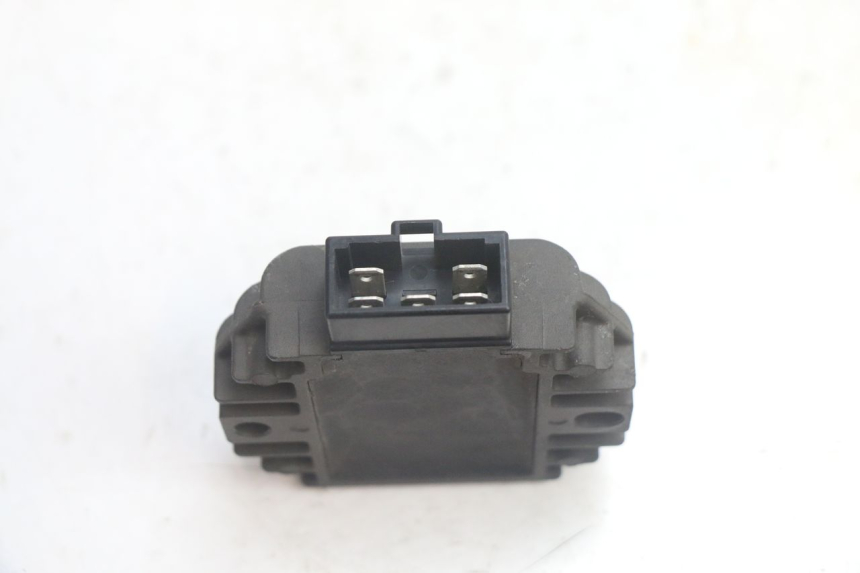photo de REGULADOR DE CARGA PIAGGIO MP3 125 (2006 - 2014) - Zoom do estado de desgaste