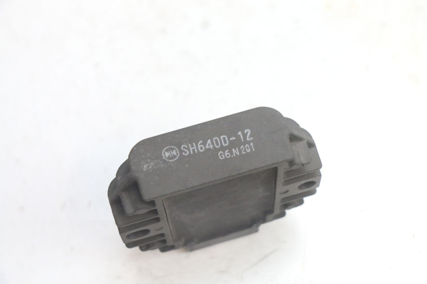photo de REGULADOR DE CARGA PIAGGIO MP3 125 (2006 - 2014) - Outro ângulo de visão