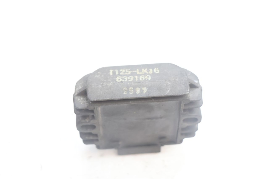 photo de REGULADOR DE CARGA PIAGGIO MP3 125 (2006 - 2014) - Outro ângulo de visão
