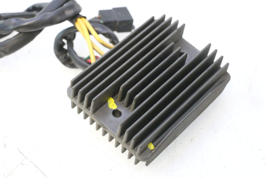 photo de REGULADOR DE CARGA PIAGGIO MP3 500 (2011 - 2015) - Detalhes característicos