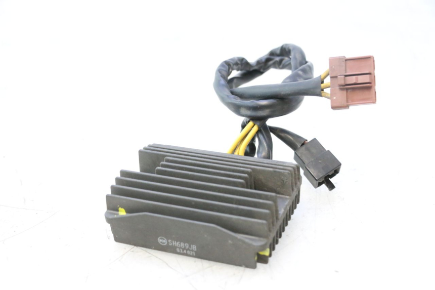 photo de REGULADOR DE CARGA PIAGGIO MP3 500 (2011 - 2015) - Zoom do estado de desgaste
