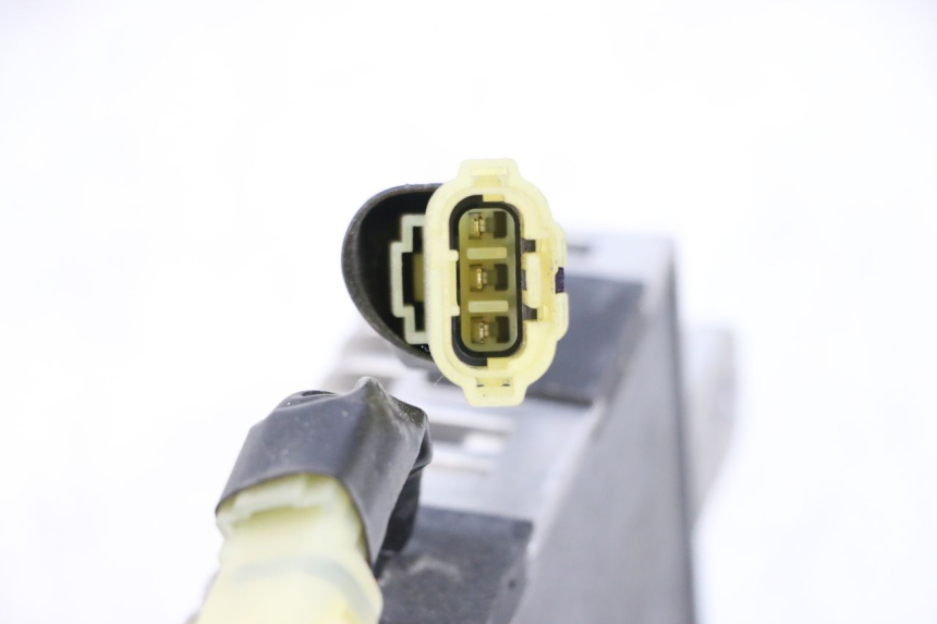 photo de REGULADOR DE CARGA YAMAHA NEO'S CORE 1 (2022 - 2026) - Outro ângulo de visão