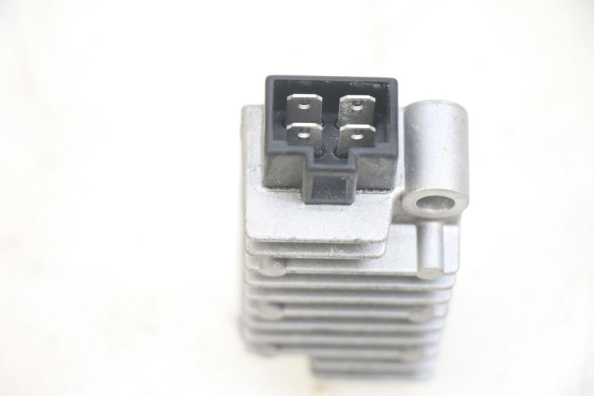 photo de REGULADOR DE CARGA YAMAHA NEOS NEO'S 4T 50 (2008 - 2016) - Zoom do estado de desgaste
