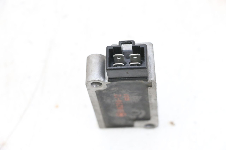 photo de REGULADOR DE CARGA YAMAHA NEOS NEO'S 4T 50 (2008 - 2016) - Zoom do estado de desgaste