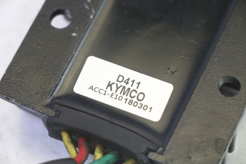 photo de REGULADOR DE CARGA KYMCO LIKE 4T 50 (2019 - 2025) - Outro ângulo de visão